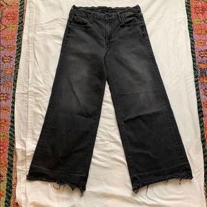 BLACK FLARE MOTHER JEANS